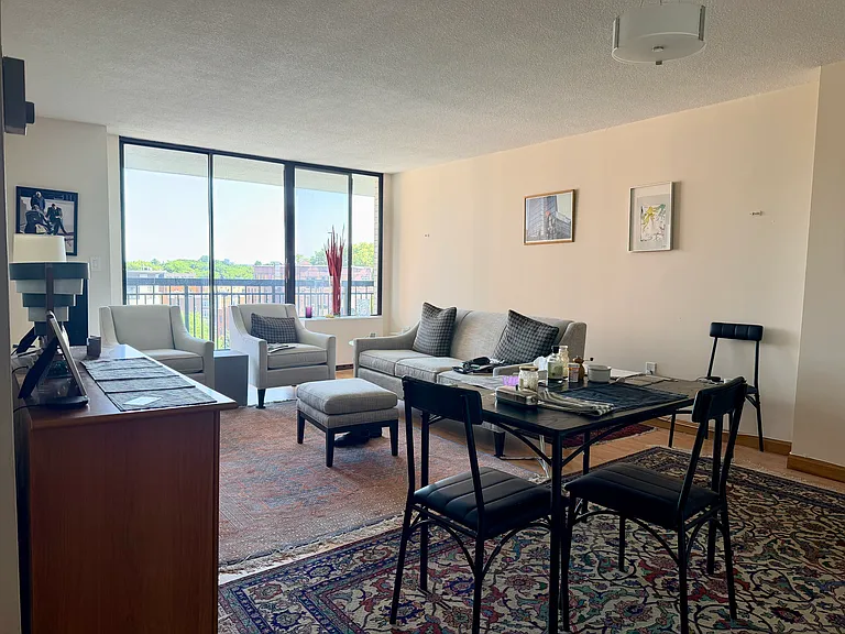 60 Longwood Ave #605 — Photo 1