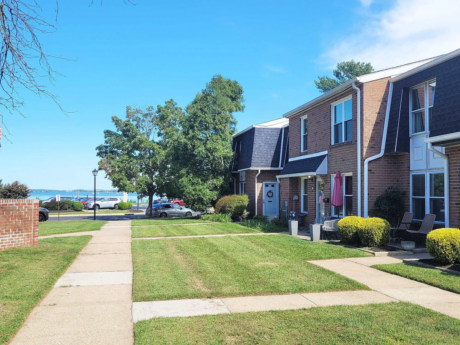 2 bed, 1.0 bath, 1056 sqft, $2,050 — Photo 2