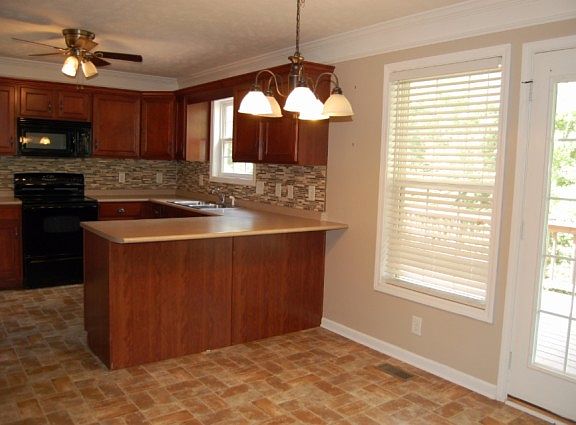 5th image of 632 Winding Bluff Way