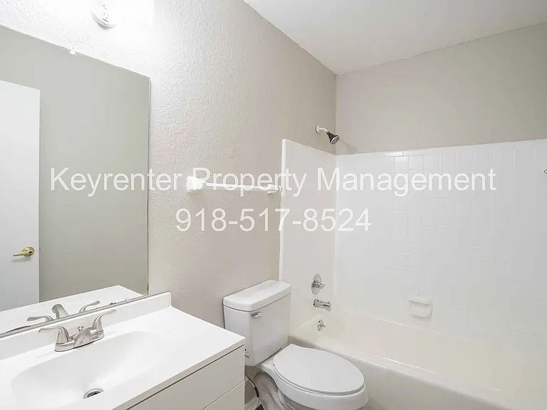 205 E Marshall St — Photo 11