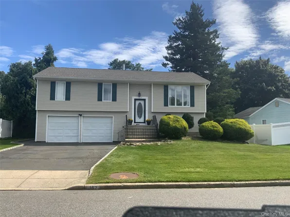 167 Glenmere Way, Holbrook, NY 11741