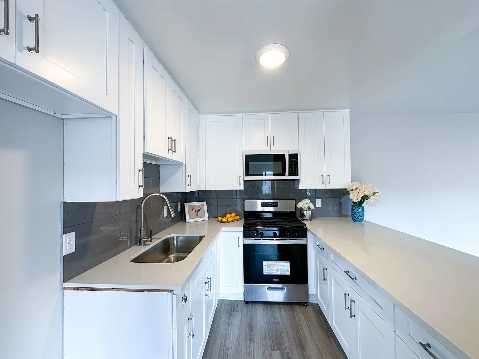 2 bed, 1200 sqft, $2,499 — Photo 4