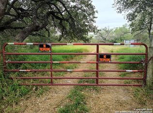 960 Bruce Rd, Poteet, TX 78065