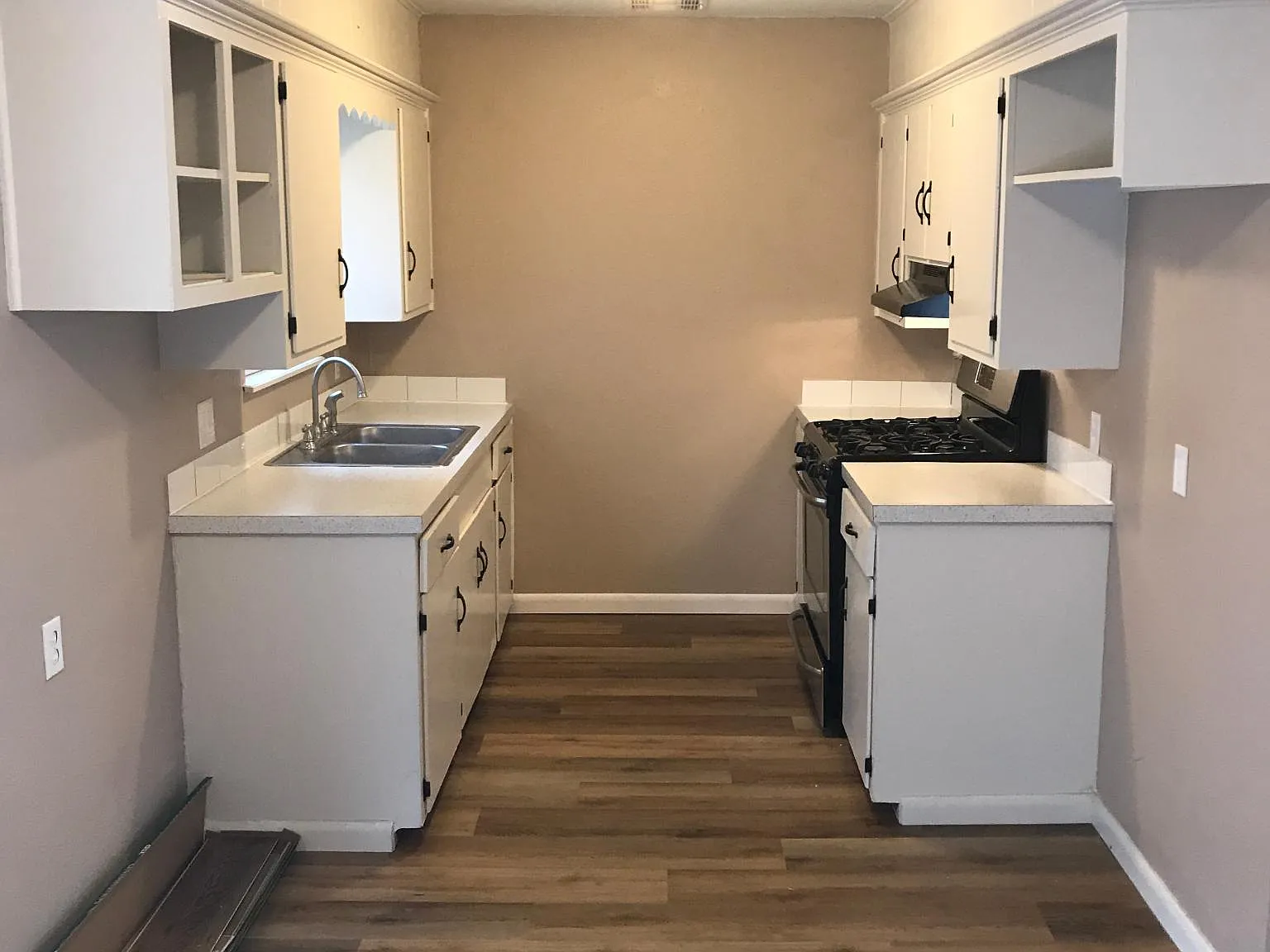 3 bed, 1100 sqft, $925 — Photo 4