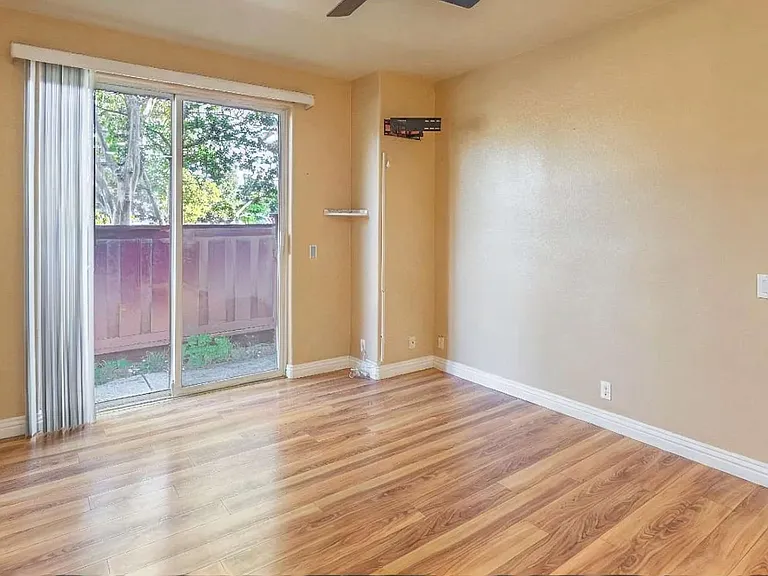 361 Vista Roma Way — Photo 10