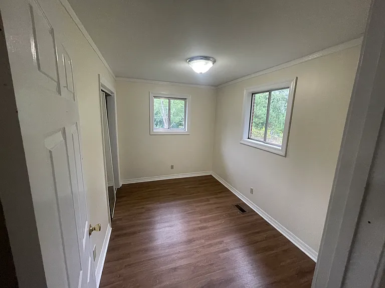 1008 Crest Dr — Photo 10