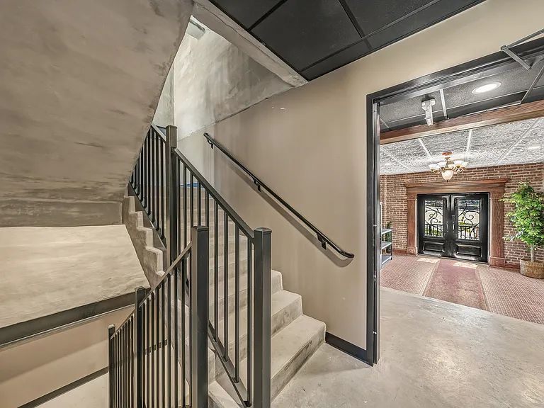 208 Marshall St #324 — Photo 17