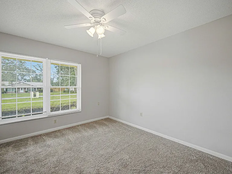 1322 SE 38th Ave — Photo 17