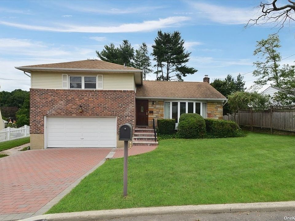 1st image of 26 Briarwood Dr