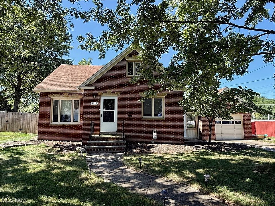 1st image of 5818 Chestnut Hills Dr
