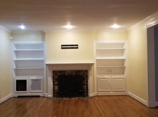 17450 Maumee Ave, Grosse Pointe, MI 48230