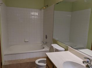 296 Shadybrook Ln, Aurora, IL 60504