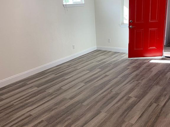 3rd image of 3156 Humbolt Ave