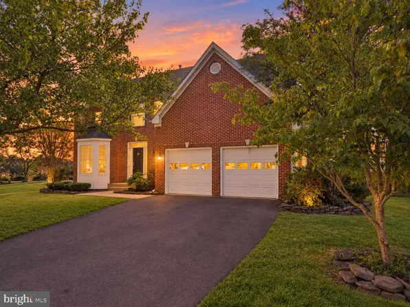 13109 Peach Leaf Pl, Fairfax, VA 22030