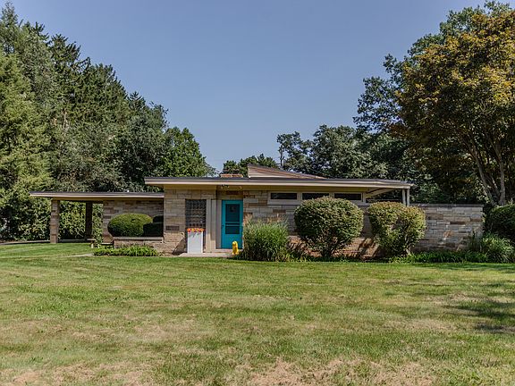 3rd image of 19 Greenacres