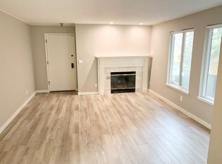 150 Valley St APT 101, Seattle, WA 98109