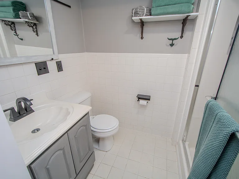 1942 Trevilian Way — Photo 19