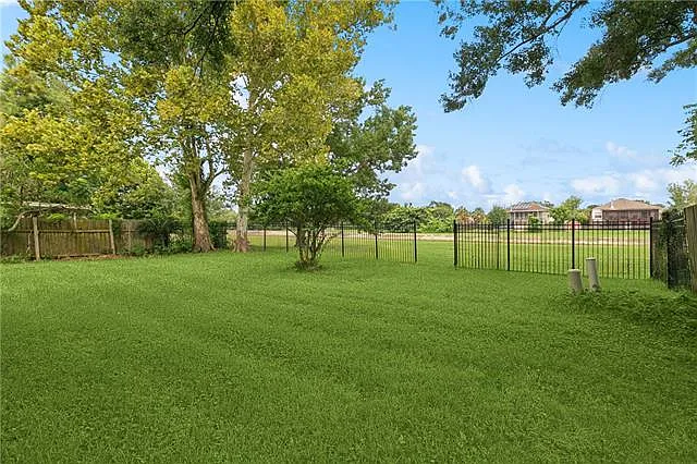 1648 Hampton Dr — Photo 20