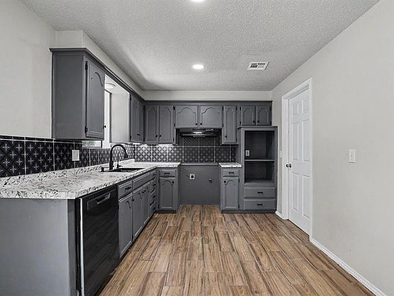 5th image of 3416 Hillside Dr