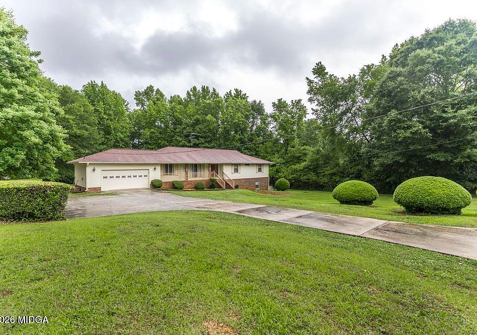 1st image of 411 Hickory Ln