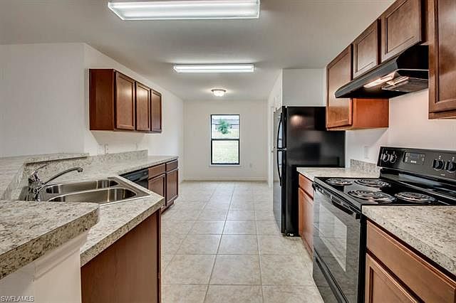 1st image of 728 Evening Shade Ln