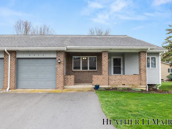 4973 N Valley Dr NE, Grand Rapids, MI 49525