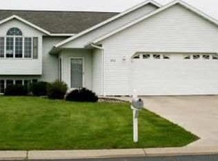 372 Meadowview Dr, Saint Charles, MN 55972