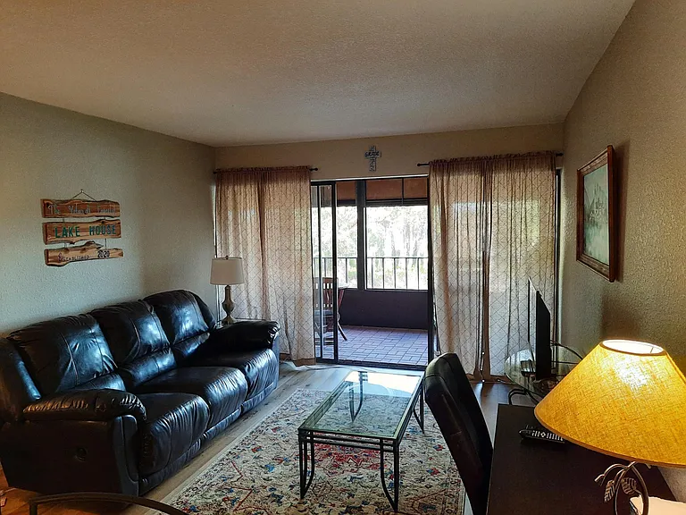 121 Country Club Dr #203 — Photo 5