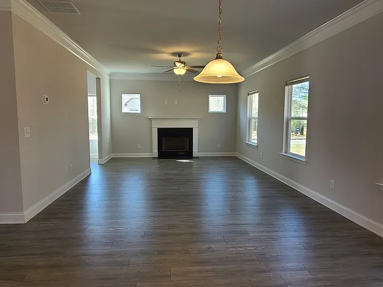 970 Laurel Cove Dr — Photo 4