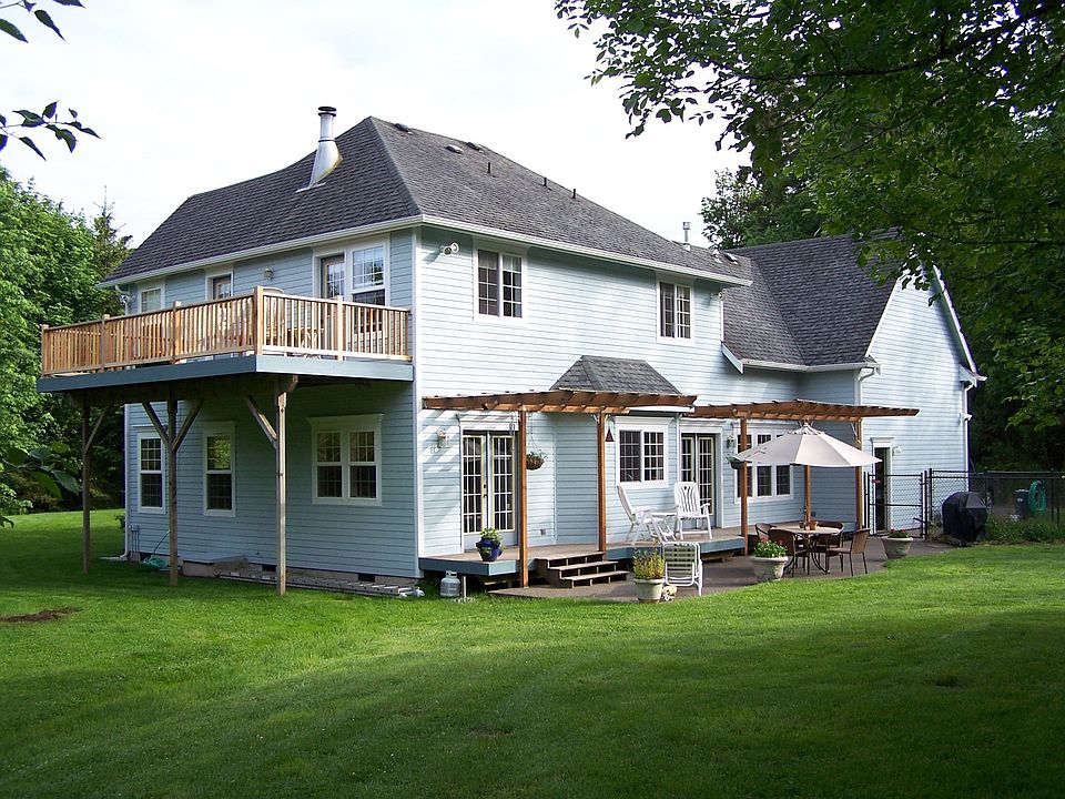 2nd image of 11015 Chaucer Ln SE