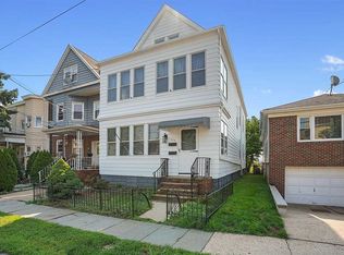 520 Avenue E, Bayonne, NJ 07002