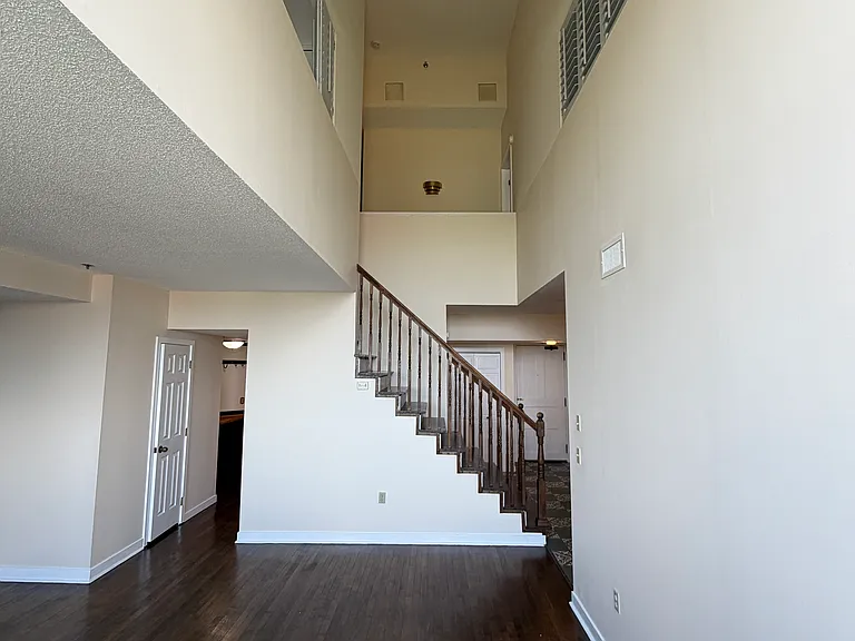 27 Hillside Pl #19 — Photo 6