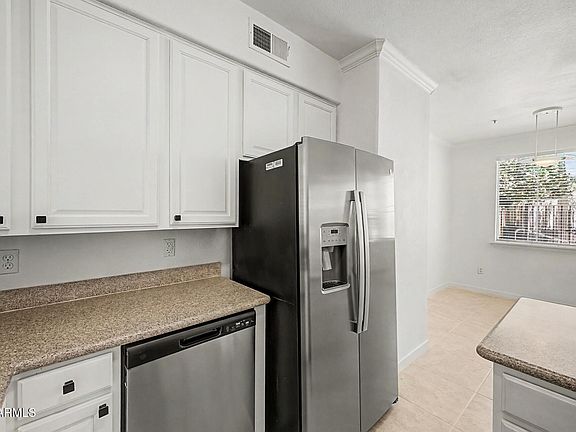 4th image of 2992 N MILLER Road #122