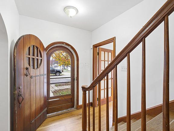 4th image of 16093 Maple St