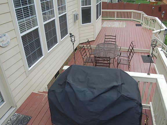 Extended tiered deck