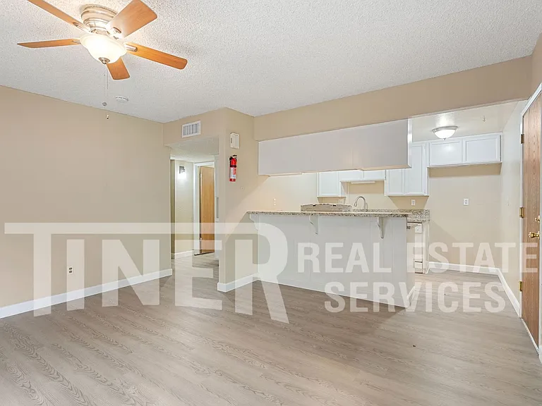 5012 Sunshine Ln — Photo 3