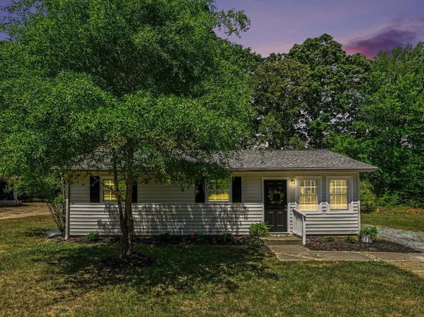215 Torain St, Hillsborough, NC 27278