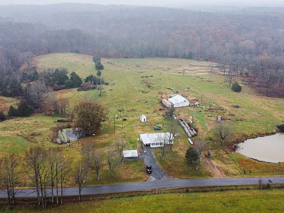 2nd image of 2820 Curd Rd