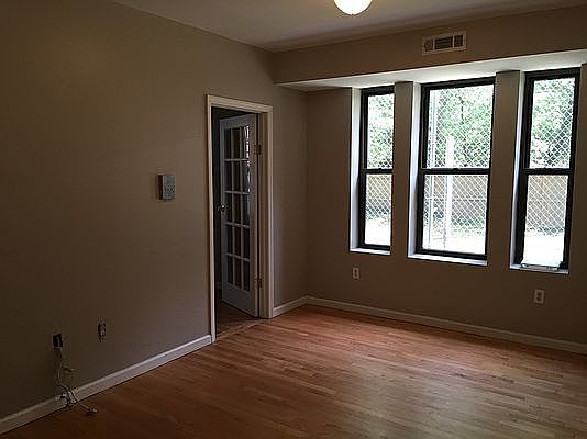 5th image of 301 Quincy St APT 2