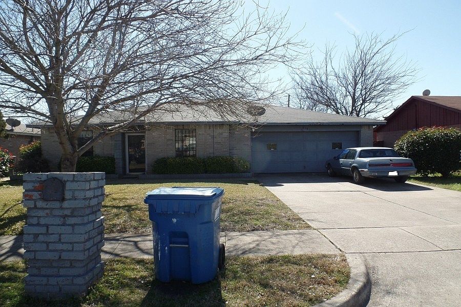 1st image of 838 Apple Valley Dr