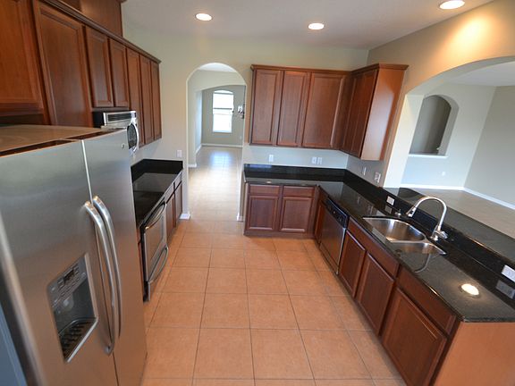5th image of 15304 Urbino Ln