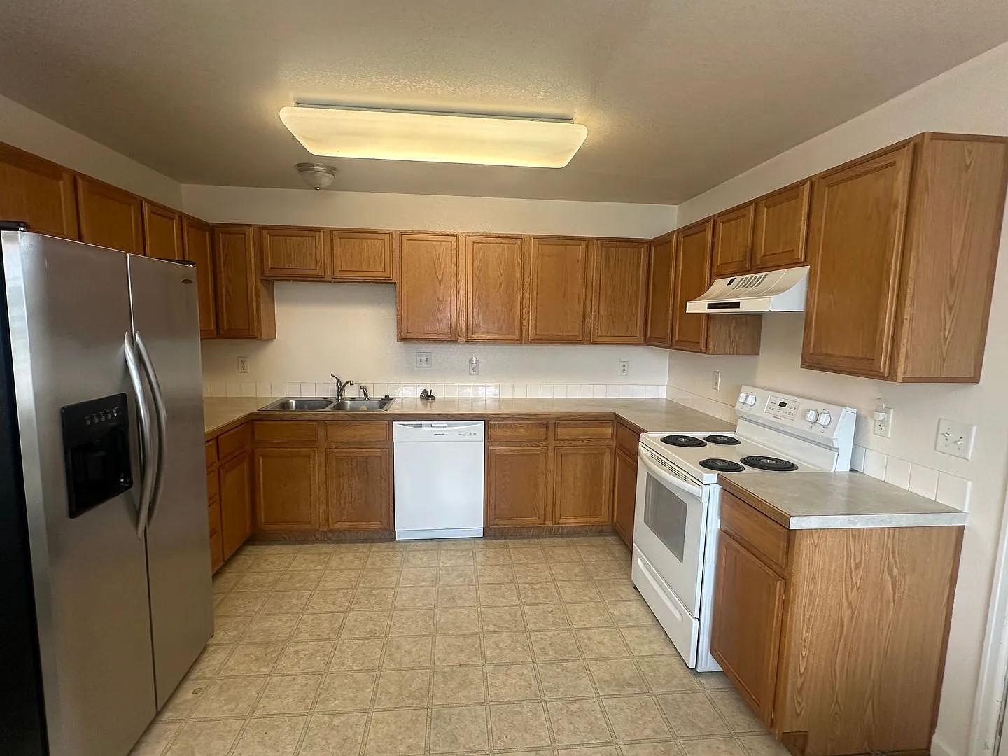 Willowbrook 3 Bedroom Home — Photo 2