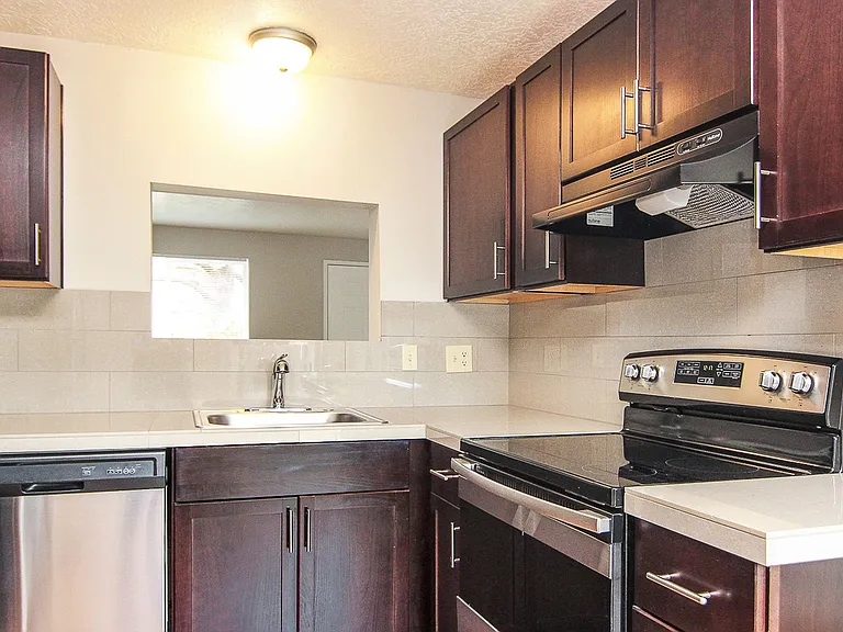 District 550 — Photo 1