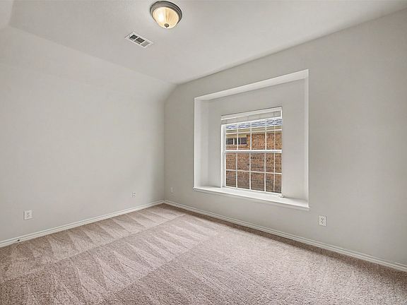5th image of 4925 Giordano Way