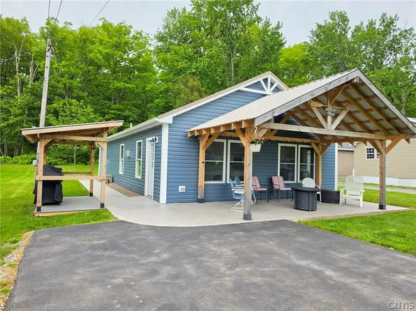 6394 S Lakeshore Rd, Verona, NY 13478