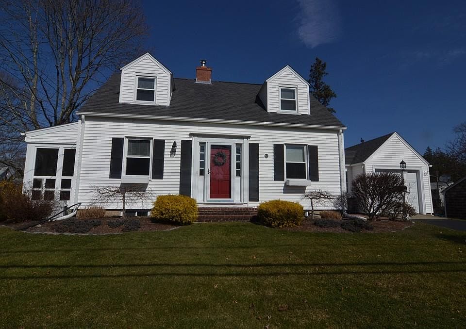 1st image of 64 Lincoln Ave