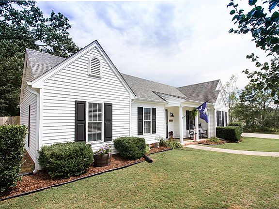 5th image of 102 Peat Moss Dr