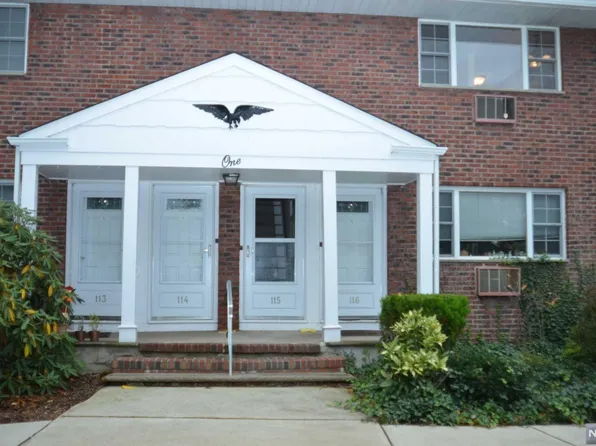 115 Washington Dr, Ramsey, NJ 07446