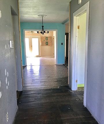 3rd image of 830 Brighton St
