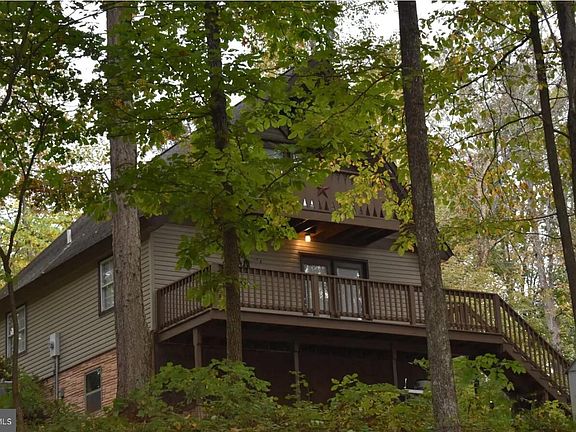 2nd image of 221 S Honeysuckle Ln